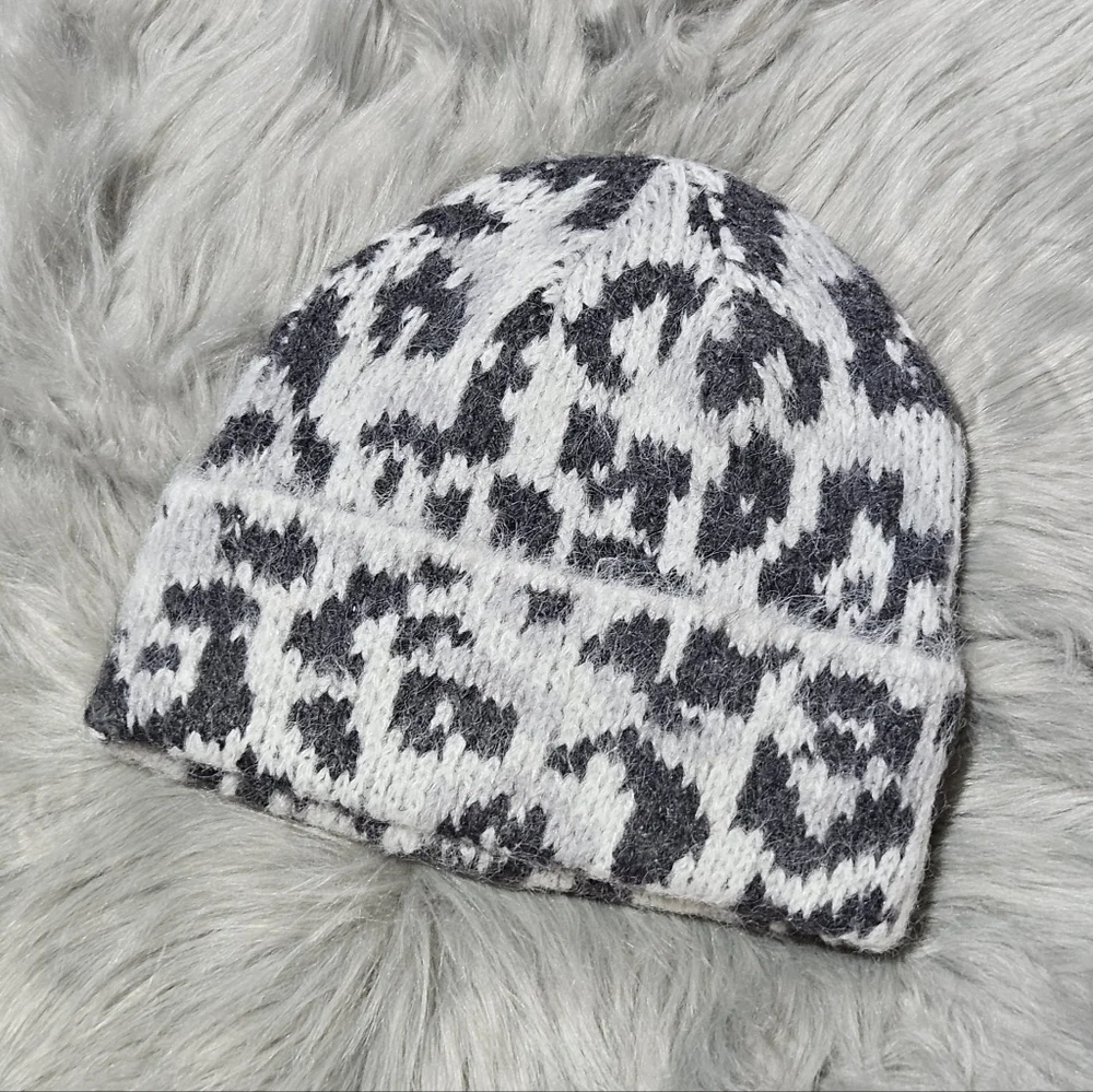 American Eagle Beanie Hat Silver Shadow Leopard Print Knit Cuffed Fall Winter